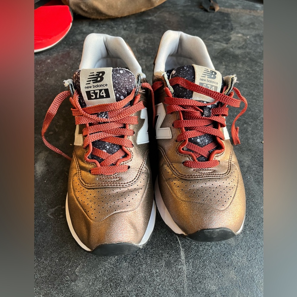 Bronze new balance great condition, worn only a few times, super comfy!